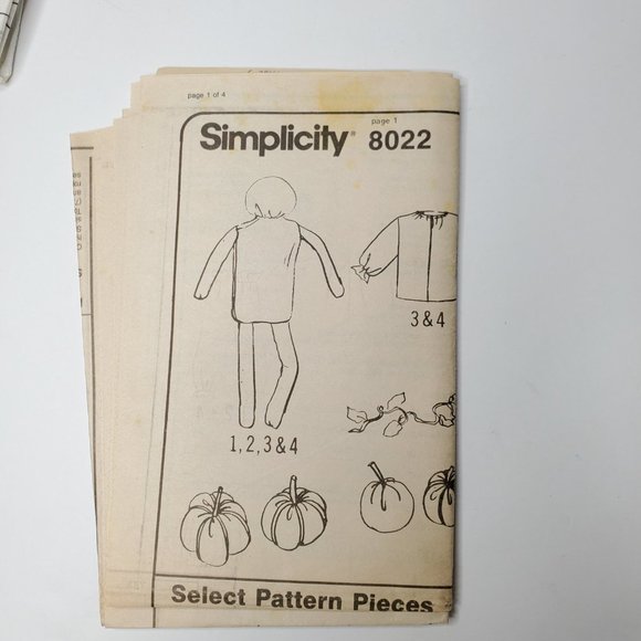 Simplicity Crafts 8022 Scarecrow and Clothes Sewing Pattern - Picture 4 of 6